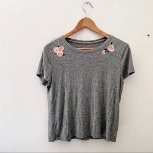 Aeropostale Gray Short Sleeve Tee with Floral Embroidery